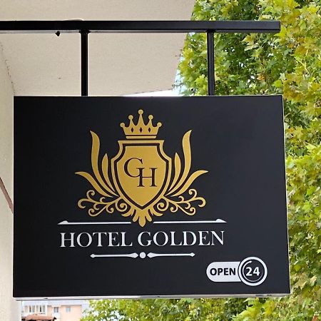 Hotel Golden เอลบาซาน ภายนอก รูปภาพ