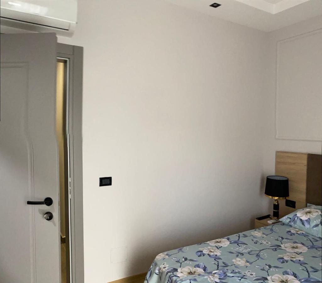 Hotel Golden เอลบาซาน ภายนอก รูปภาพ
