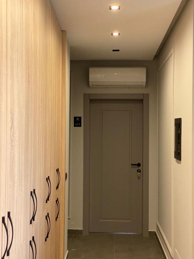 Hotel Golden เอลบาซาน ภายนอก รูปภาพ