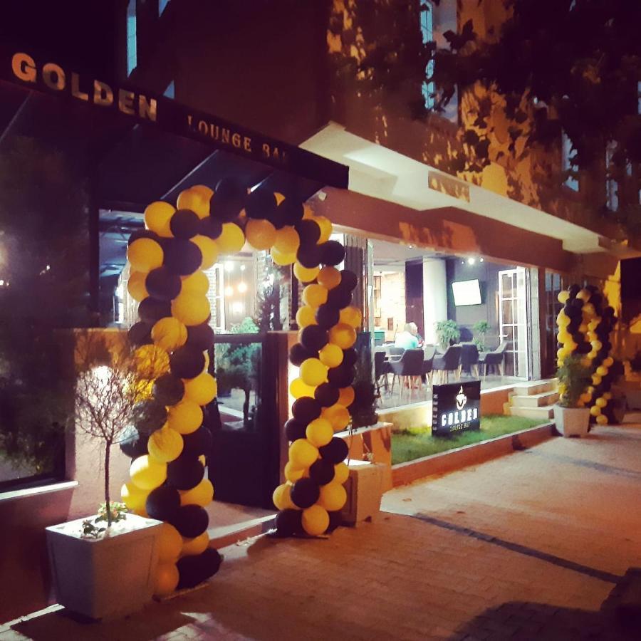 Hotel Golden เอลบาซาน ภายนอก รูปภาพ